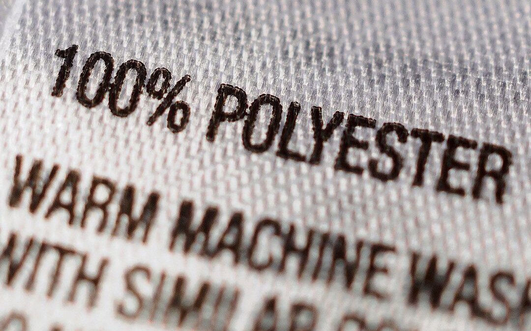 Wer auf Polyester verzichtet, schont die Umwelt.