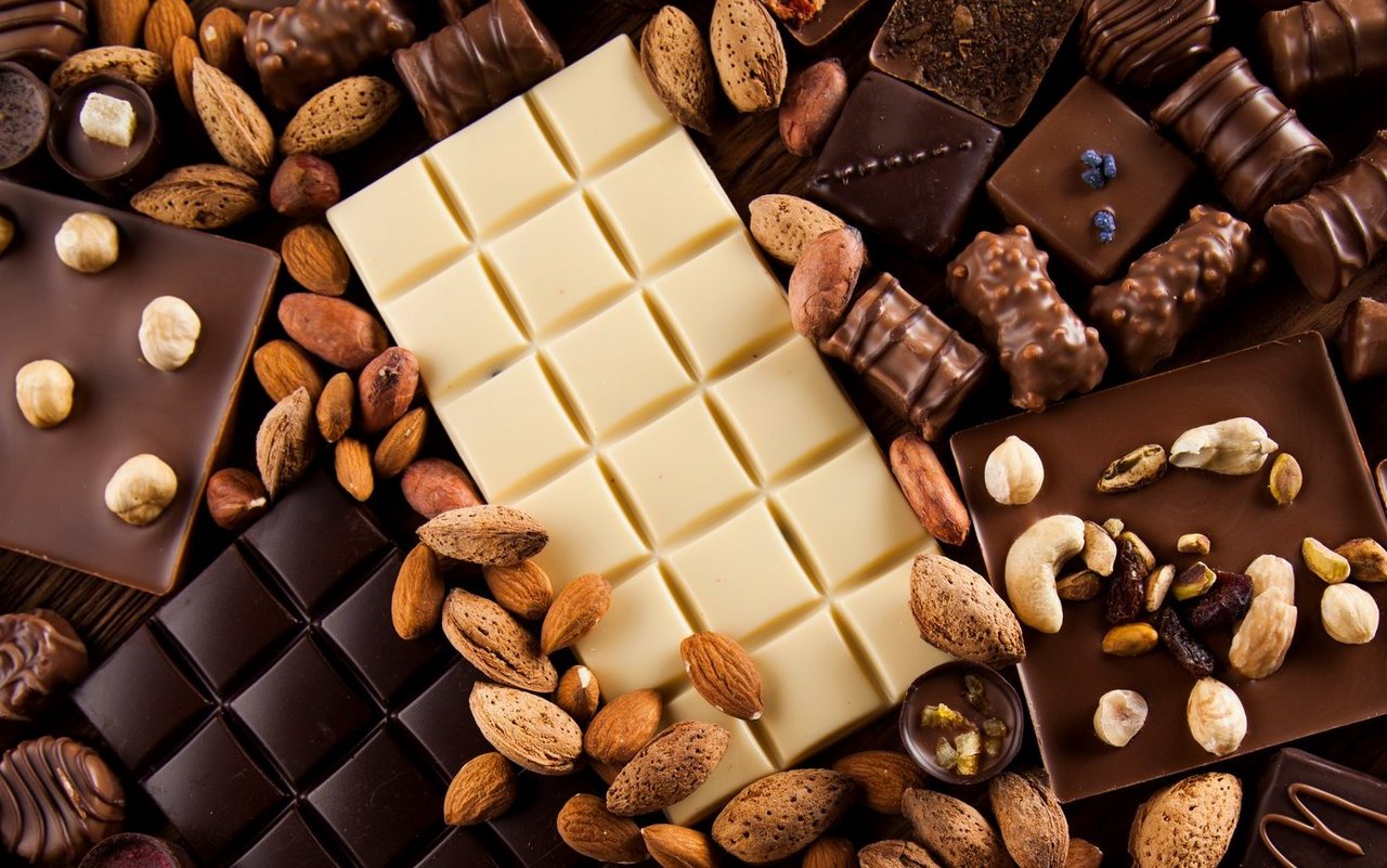 Schokolade gibt es mittlerweile in den verschiedensten Formen und Farben. Milchschokolade gibt es aber erst seit dem 19. Jahrhundert.