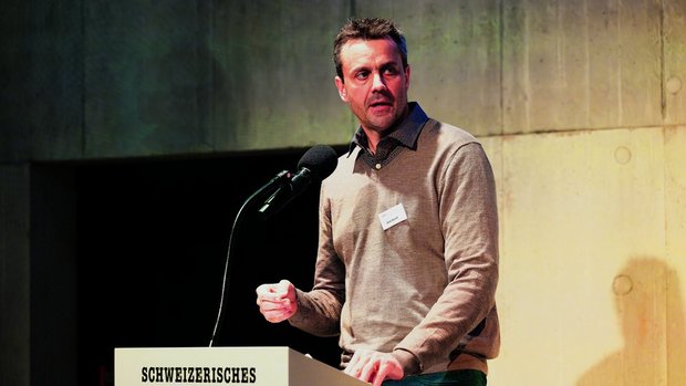 SMP-Präsident Boris Beuret sprach im Februar vor rund 200 Menschen über die schwierige Lage der Milchproduzentinnen und –produzenten.