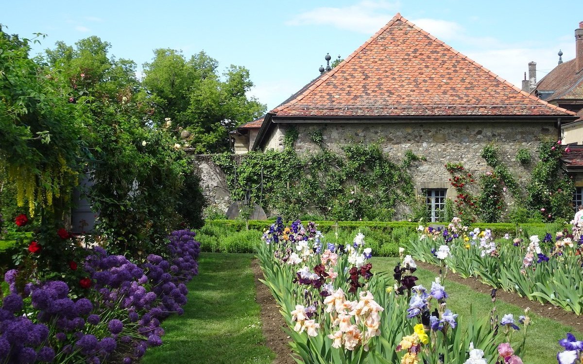 Die Gärten in Vullierens lassen sich mit berühmten englischen oder französischen Gärten vergleichen. 