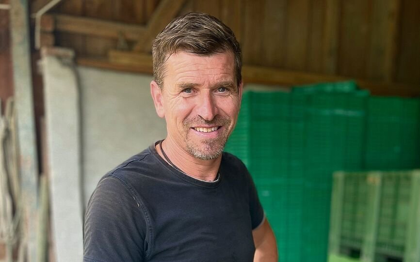 Bruno Hurni ist einer von wenigen Landwirten in der Schweiz, die im grossen Stil Wassermelonen anpflanzen.