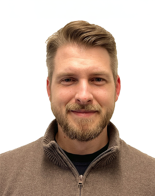 Dominic Hoyos, Redaktor